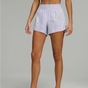 Lululemon hotty hot high-rise lined shorts 4”